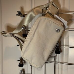 NWT Lululemon Athletica Cream Beige Light Ivory Everywhere Belt Bag